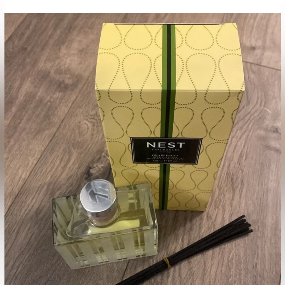 Nest Fragrances New York Grapefruit Reed Diffuser 5.9 oz New in Box